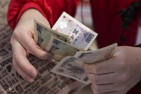 Dân Nhật ưa tiền mặt, chính sách tiền tệ chịu "bó tay"