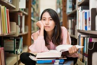 Thanh niên châu Á khó thoát cảnh “ăn bám” vào bố mẹ