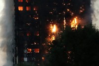 Ít nhất 30 người nhập viện trong đám cháy tại London