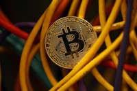 Bitcoin vật lộn tìm hướng đi