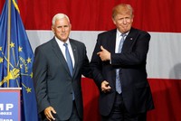 Ông Mike Pence và ông Donald Trump