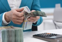 Tín dụng tiêu dùng cẩn thận "vỡ trận địa" vì khách hàng bùng nợ