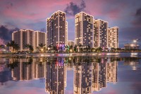 Uỷ ban Chứng khoán đã nhận tài liệu báo cáo mua cổ phiếu quỹ của Vinhomes (VHM)