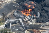 Những tai nạn do vận chuyển dầu bằng đường sắt thành câu chuyện thời sự tại Canada