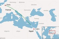 Đường bay của phi cơ Ai Cập mất tích. Đồ họa: Flightsource.