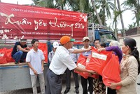 Hung Thịnh Corp trao tặng 3 triệu cuốn vở cho học sinh vùng lũ