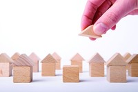 Phiên giao dịch sáng 18/2: Lại là bất động sản