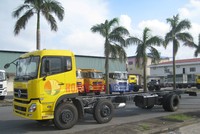 Vợ chồng Chủ tịch và người nhà Thành viên HĐQT đua nhau rút vốn tại HHS