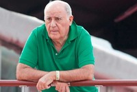 “Xa lánh” truyền thông, ông chủ Zara đứng ngoài xu thế?