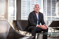 Đi khắp thế giới và dựng cơ nghiệp chỉ với chiếc laptop