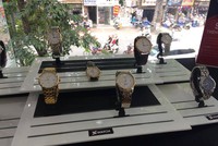 Bỏ 12.000 USD đại gia vẫn mua phải đồng hồ Rolex nhái