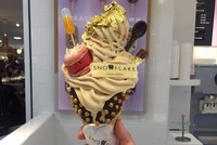 Món kem “sang chảnh” dát vàng 24 kara và kim cương