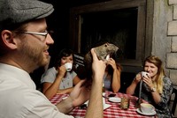 Bỏ tiền triệu để ăn và uống cùng… chuột