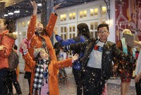 Đà Nẵng đón Noel lung linh với cây thông pha lê cao kỷ lục