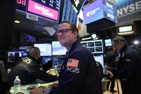 Khối ngoại mua ròng gần 200 triệu USD chứng khoán tuần lao dốc đầu tháng 2/2018