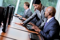 Khối ngoại bán ròng mạnh gần 350 tỷ đồng trong phiên ETFs chốt sổ 21/6