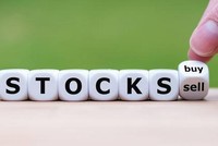 Cẩn trọng với áp lực bán