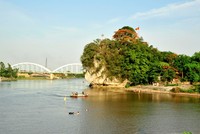 Khám phá “núi thơ” di tích quốc gia đặc biệt ở Ninh Bình