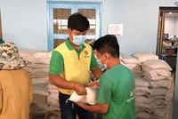 Đạm Cà Mau hỗ trợ nông dân Việt Nam tại Campuchia