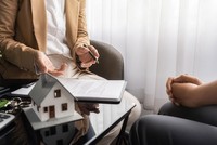 Đua giảm lãi vay mua nhà cho người trẻ