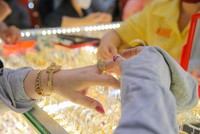 Giá vàng hôm nay ngày 1/10: Vàng trong nước đồng loạt quay đầu giảm