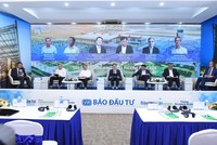 Các chuyên gia, diễn giả chia sẻ tại tọa đàm "Sân bay nhỏ cho kinh tế địa phương cất cánh" do Báo Đầu tư tổ chức. Ảnh: Dũng Minh