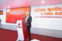 Ông Christopher Phillip Ullett phát biểu tại lễ bổ nhiệm