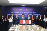 Vingroup (VIC) và FPT thỏa thuận thúc đẩy chuyển đổi xanh