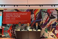 Rủi ro bên ngoài bất định hơn, ADB dự báo kinh tế Việt Nam tăng trưởng 7,2% trong năm 2026