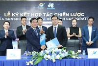 Hòa Bình và Sunshine Group ký kết hợp tác chiến lược