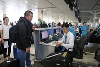 Vietnam Airlines khuyến cáo có thể bị phạt tới 7 tỷ đồng khi nhập cảnh mang theo một số loại thực phẩm