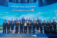 Đội ngũ lãnh đạo Vietravel và Vietravel Airlines tại lễ nhận chứng nhận khai thác tàu bay (AOC)