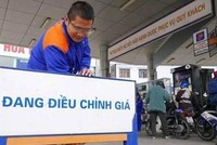 Từ 15h ngày 27/3, giá xăng tăng nhẹ, giá dầu giảm