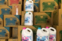 Triệt phá cơ sở sản xuất nước giặt giả tại Hà Nội