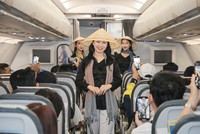 Trên chuyến bay Đài Bắc – Phú Quốc đầu tiên, hãng đã có màn trình diễn trang phục đồ bà ba