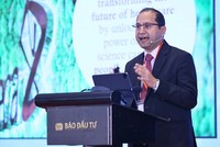 Ông Atul Tandon, Tổng giám đốc AstraZeneca Việt Nam phát biểu tại Hội thảo “Đổi mới sáng tạo: Liều thuốc phát triển bền vững ngành y dược” do Báo Đầu tư tổ chức. Ảnh Dũng Minh.