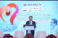 Ông Lê Trọng Minh, Tổng biên tập Báo Đầu tư phát biểu khai mạc Hội thảo Đổi Mới Sáng Tạo - Liều Thuốc Phát Triển Ngành Y Dược” sáng 25/9. Ảnh Dũng Minh.