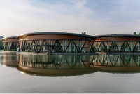 Lotus Restaurant - đóa hoa sen bên hồ Vua Lê.