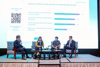 Các diễn giả chia sẻ tại tọa đàm