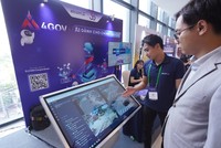 Khách hàng trải nghiệm ứng dụng AI tại Diễn đàn Trí tuệ nhân tạo Việt Nam ngày 9/10.