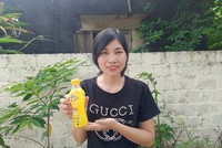 Chị Trịnh Thị Ngọc trong một lần xé nhãn chai Number 1 vào mùa hè năm ngoái đã mang đến cho chị giải thưởng 50 triệu đồng để trả bớt nợ xây nhà.