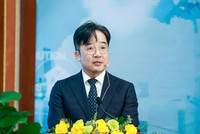 Ông Cha Ji Ho, Phó Tổng giám đốc phụ trách Trung tâm Mua hàng, Samsung Việt Nam chia sẻ tại toạ đàm. Ảnh Đức Thanh