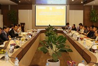 Đại diện lãnh đạo Hải Phát Invest trao đổi với đại diện các Nhà đầu tư.