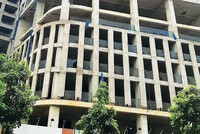 Xây đến tầng 21, dự án bất ngờ dừng triển khai