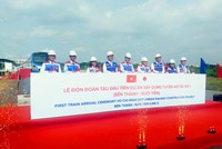 Lãnh đạo TP.HCM chính thức đón nhận đoàn tàu đầu tiên của tuyến Metro số 1 (Bến Thành - Suối Tiên).