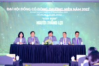 Đại diện HĐQT Tập đoàn Thắng Lợi giải đáp những chất vấn từ cổ đông.