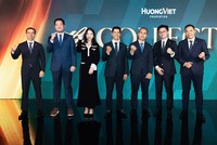 Ban lãnh đạo Hướng Việt Properties tại buổi công bố định hướng chiến lược phát triển mới.