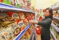 Tăng trưởng trong tiêu dùng thực phẩm đang tạo động lực lớn cho các thương hiệu Hàn Quốc đổ tới Việt Nam.