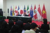 Bộ trưởng Bộ Công thương Việt Nam Trần Tuấn Anh và Bộ trưởng Kinh tế Nhật Toshimitsu Motegi  chủ trì họp báo