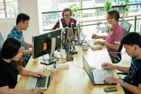 Nhiều doanh nghiệp startup sẵn sàng tuyển dụng sinh viên mới ra trường và không yêu cầu kinh nghiệm.